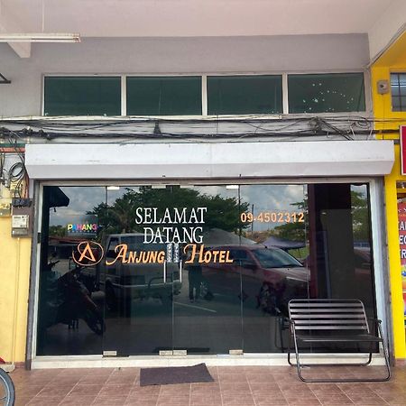 Oyo 91065 Hotel De Anjung Muadzam Shah Esterno foto