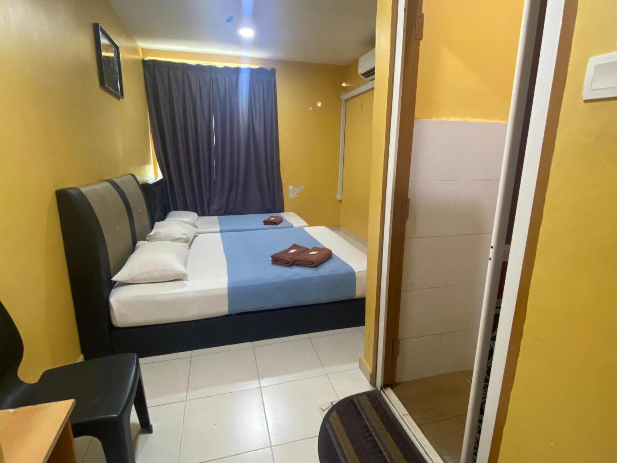 Oyo 91065 Hotel De Anjung Muadzam Shah Esterno foto