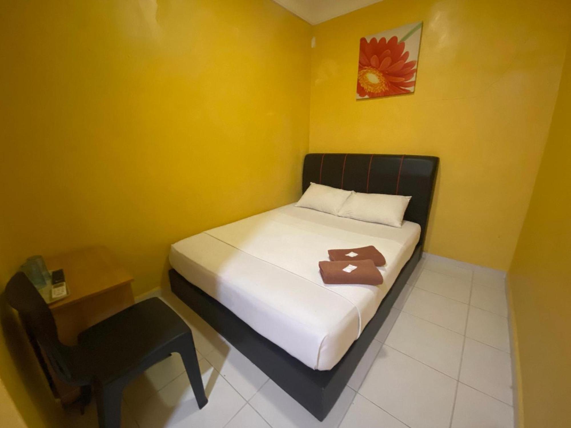 Oyo 91065 Hotel De Anjung Muadzam Shah Esterno foto