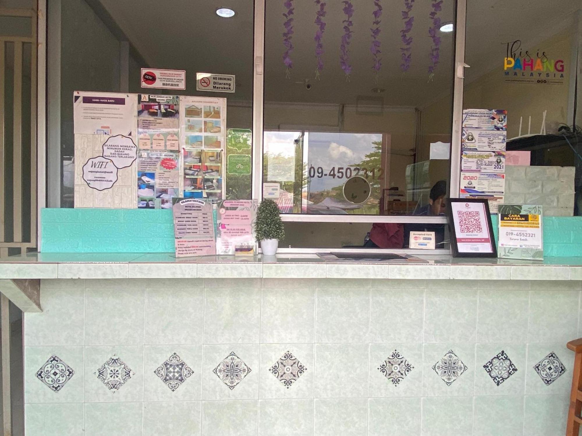Oyo 91065 Hotel De Anjung Muadzam Shah Esterno foto