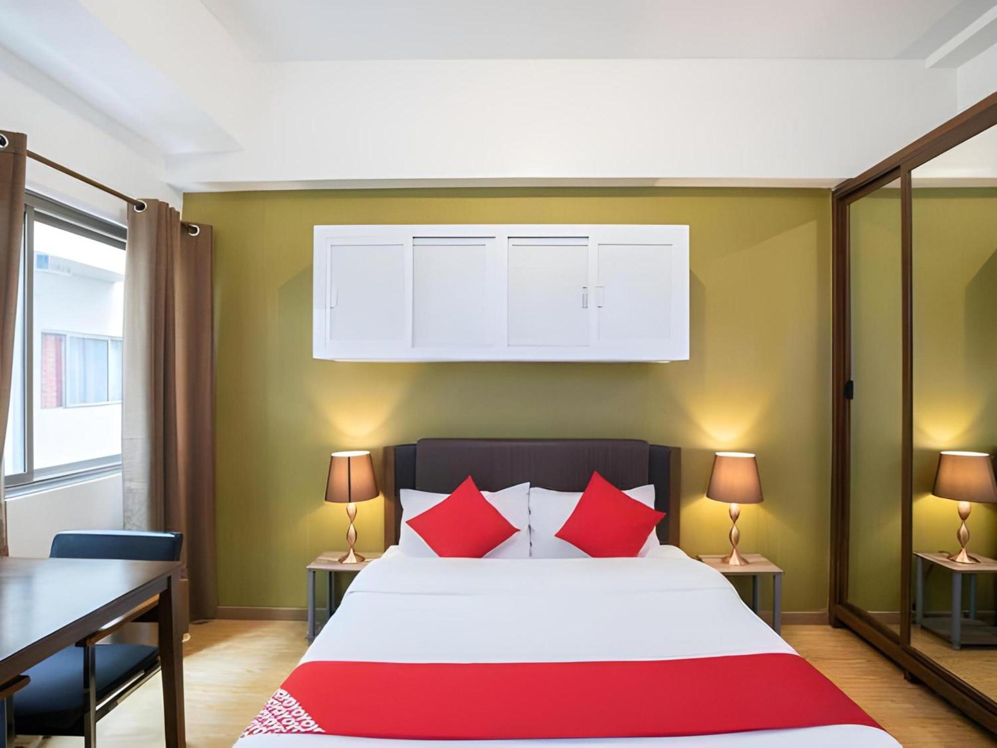 Oyo 91065 Hotel De Anjung Muadzam Shah Esterno foto