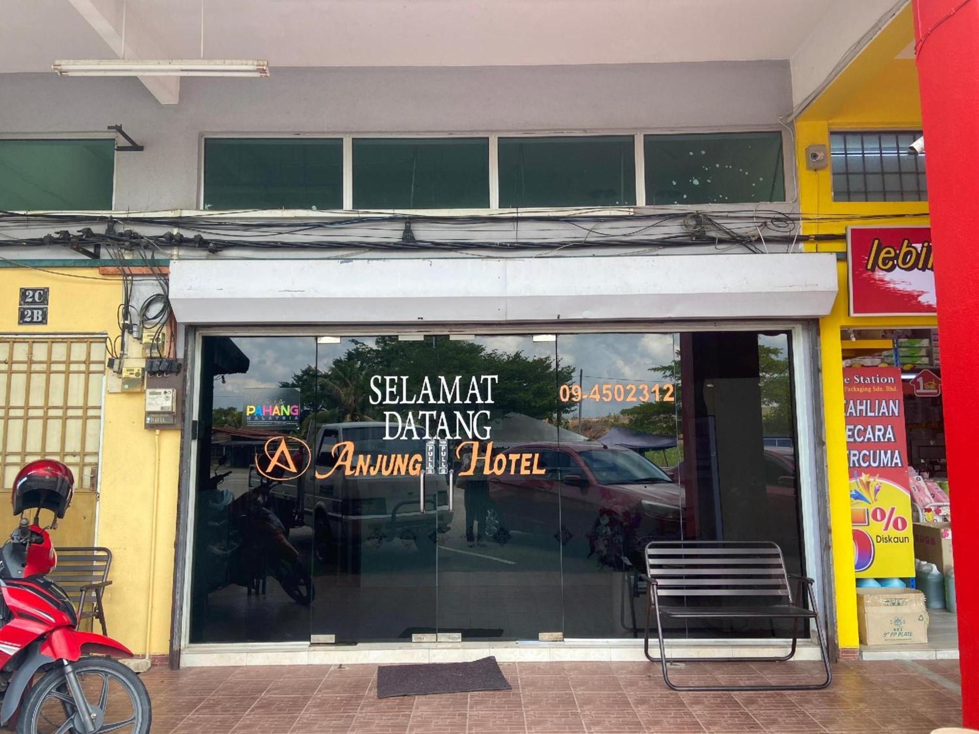 Oyo 91065 Hotel De Anjung Muadzam Shah Esterno foto